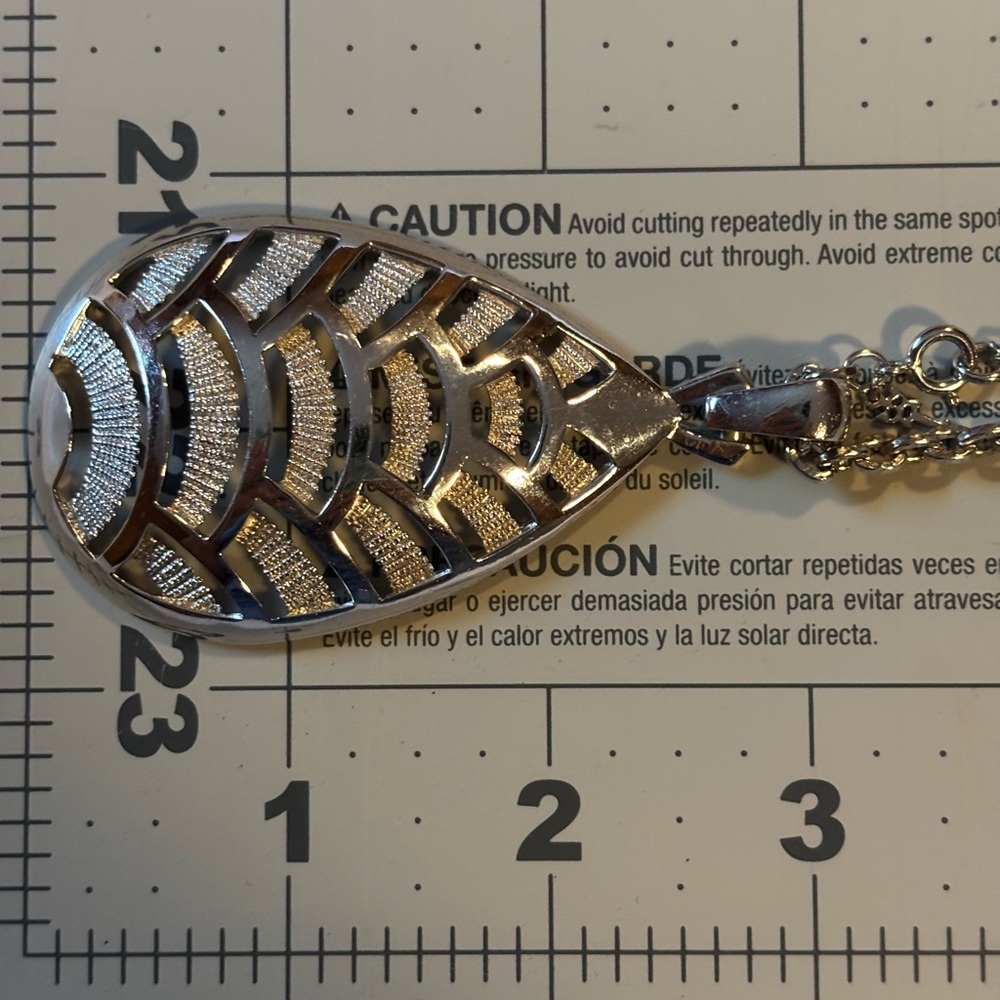 TRIFARI Crown Trifari Modernist Silver tone statment Pendant Necklace 3 in - Picture 5 of 6